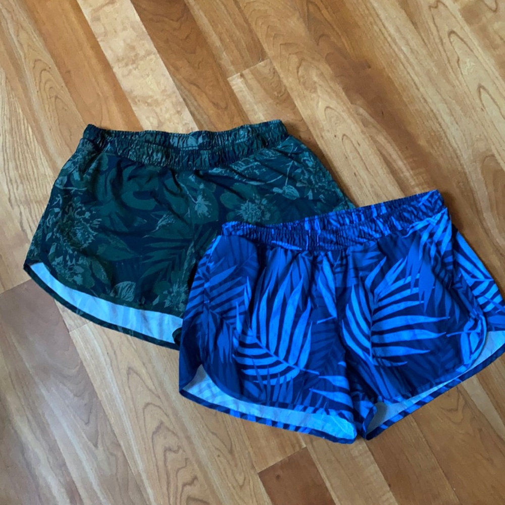 Blue and Green 2-pack Go-Dry Old Navy Shorts  Size Medium. Pockets and lining.